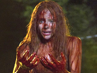 Carrie-01 Почти 40 години след публикуването на романа “Кери” на Стивън Кинг, превърнал се в емблематичен за хорър жанра, заглавието ще се появи на голям екран с нова впечатляваща визия и актьорски състав